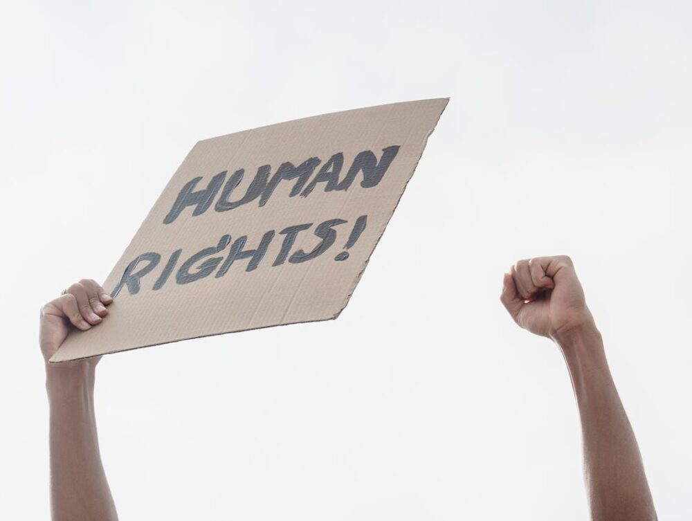 Educação em direitos humanos na formação cidadã