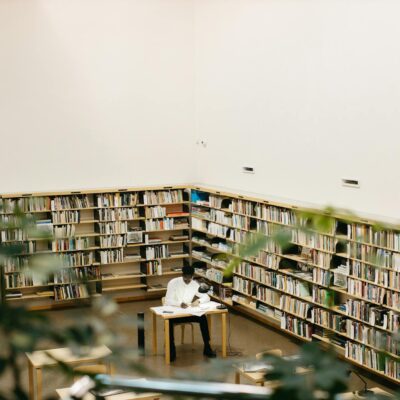 Para compreender a importância da re-leitura e saber quando e como aplicá-la, é fundamental entender que essa prática potenci