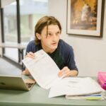 Para entender como a banca FGV cobra interpretação de texto, é crucial focar na complexidade sintática, no vocabulário rebusc