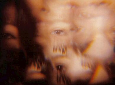 Para interpretar obras de arte (leitura visual), é essencial ir além da simples observação, analisando elementos formais como