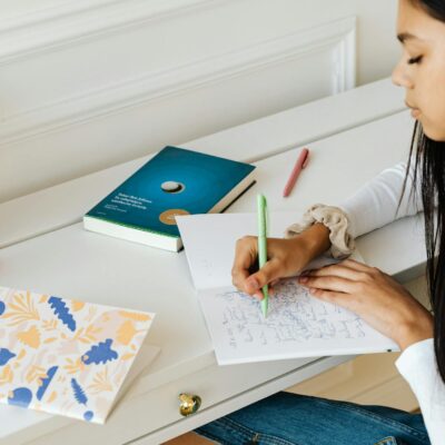 Para TDAH: dicas para manter o foco em textos longos, é crucial adotar técnicas como a divisão do material em blocos menores,