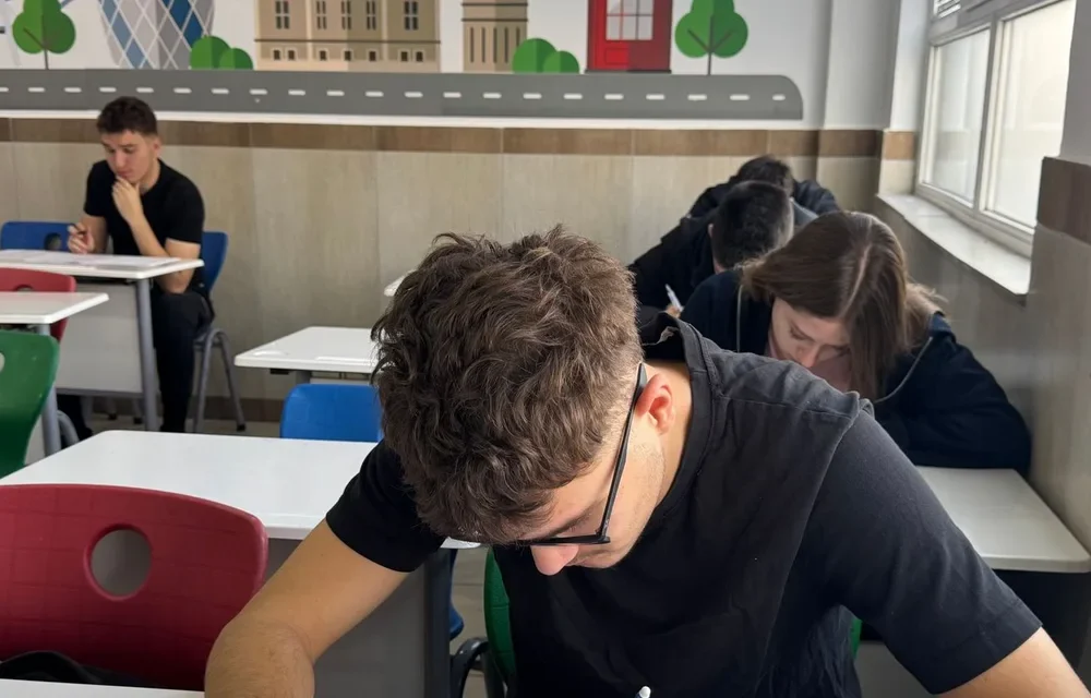 Escolas do Piauí surpreendem com notas mil na redação do Enem